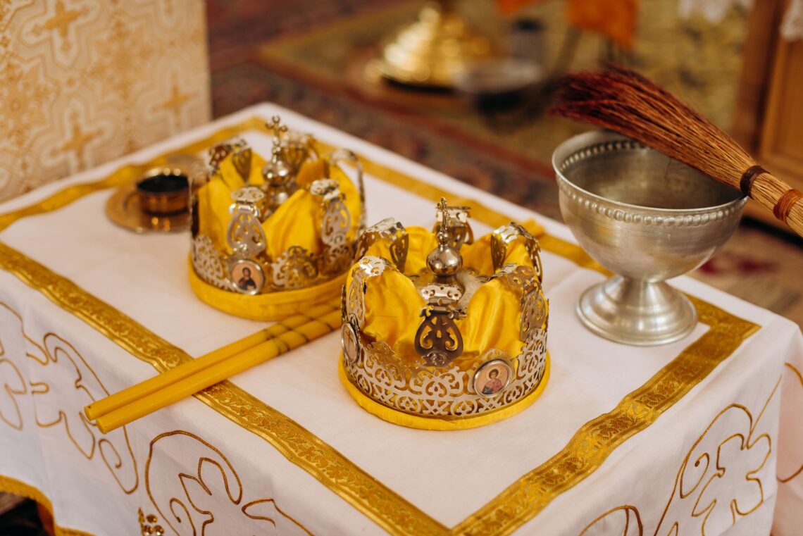 crowns for ceremony